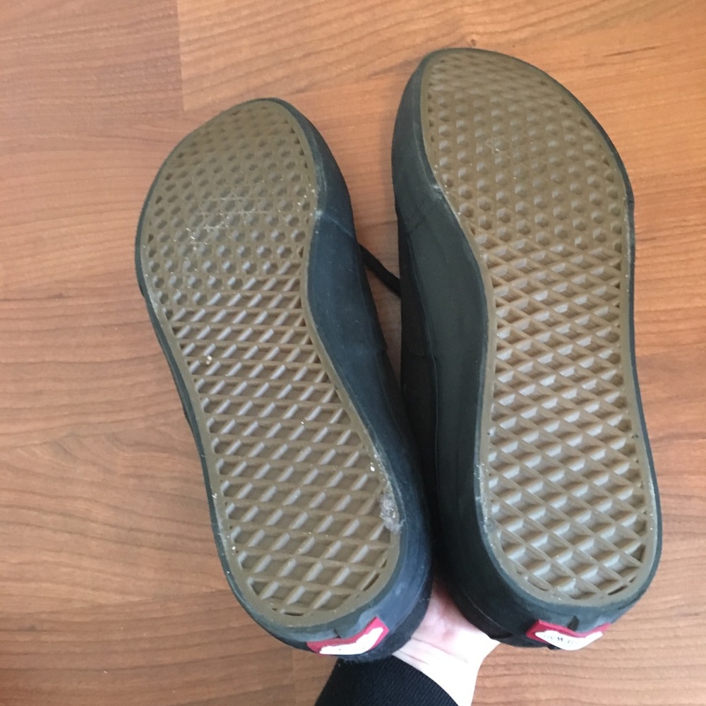 Men’s black pro vans